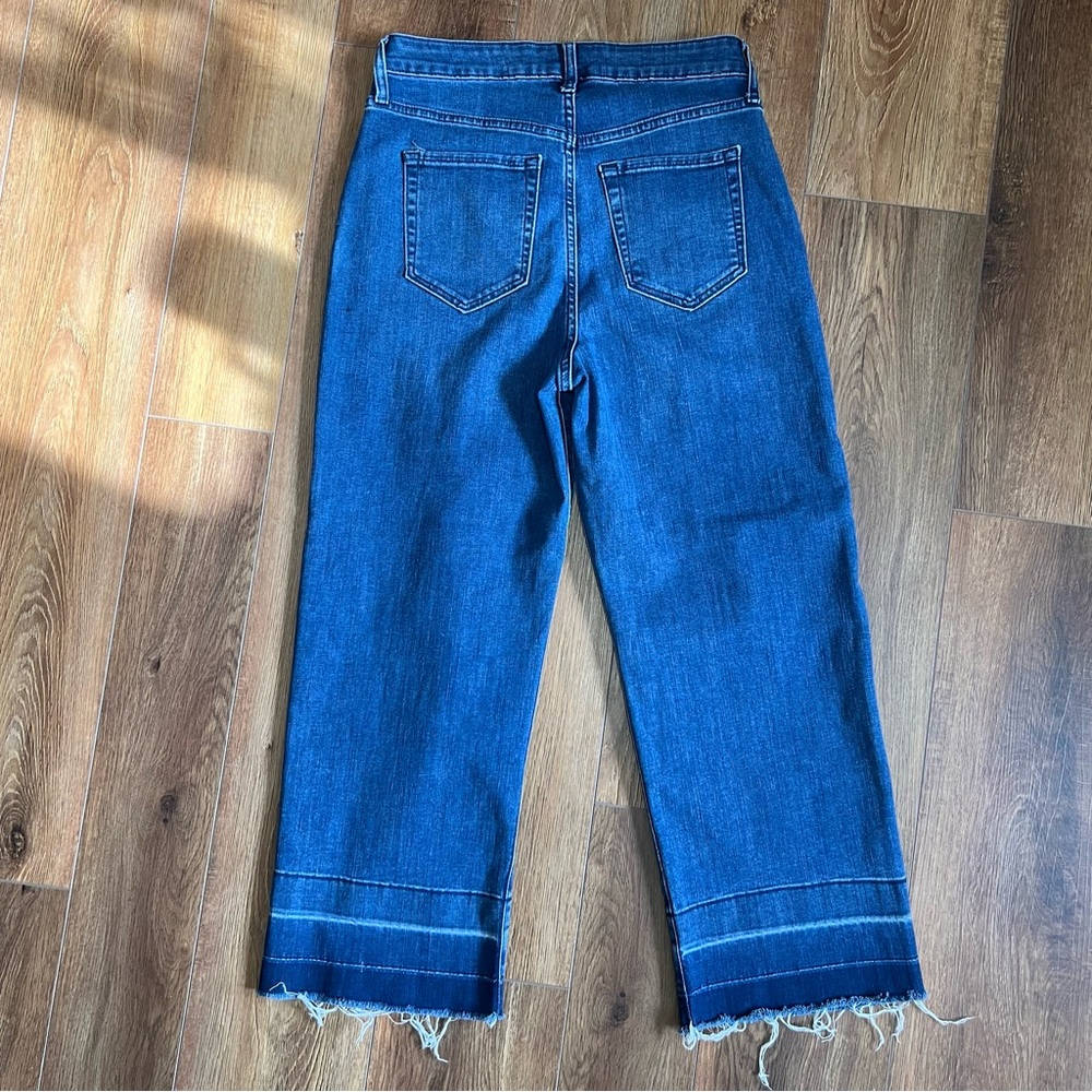 Old Navy Women’s Wide Leg High Rise Jeans Size 4 Stretch raw hem cropped - Picture 3 of 13